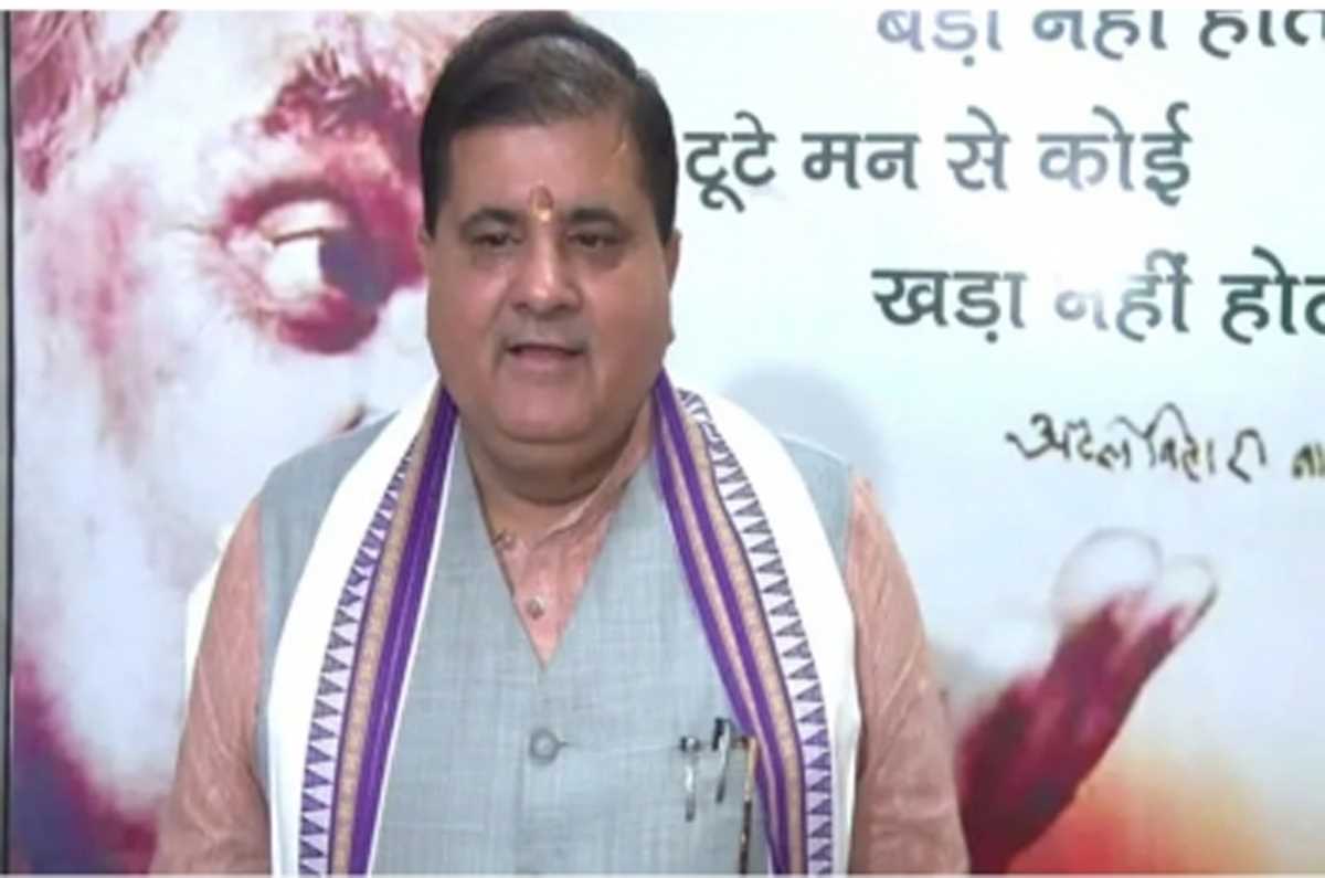 उत्तराखंड भाजपा कोर कमेटी की बैठक खत्म, राष्ट्रीय अध्यक्ष ने थपथपाई सीएम की पीठ